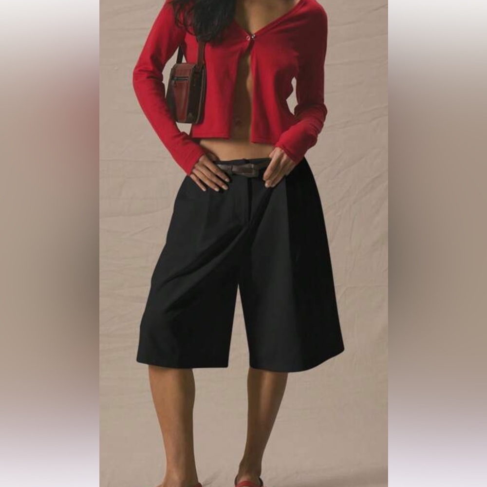 Black pleated low rise tailored trouser Bermuda shorts NWOT